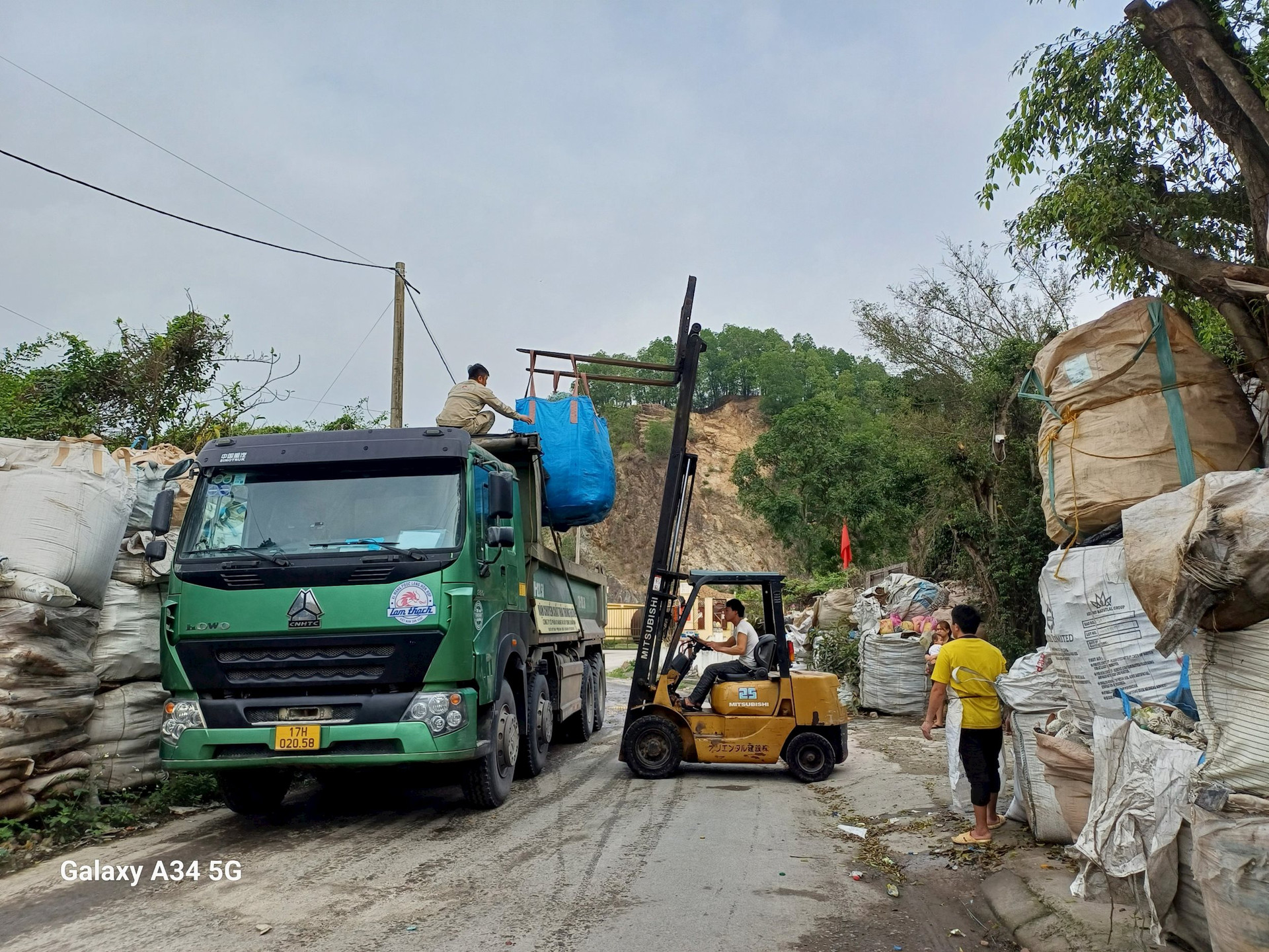 Hải Phòng: “Biến” rác thải thành nhiên liệu lò đốt sản xuất xi măng